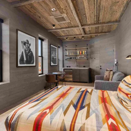 Independence Square Lodge by Frias