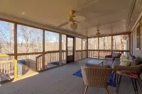 Deer Haven Cabin- Hot Tub • Game Room • Outdoor Fireplace - Wifi