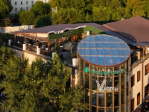 V hotel & Rooftop lounge (В отель) Отели в г. 