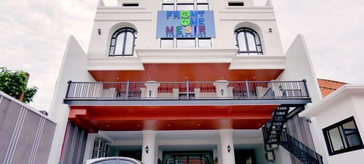 Front One Hotel Mesir Surabaya Hotel di Surabaya