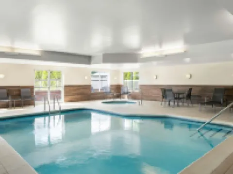 Fairfield Inn & Suites Marion Hotels in Marion