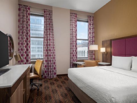 Hampton Inn Majestic Chicago Theatre District