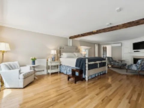 Mayville Union House Hotels in Bethel