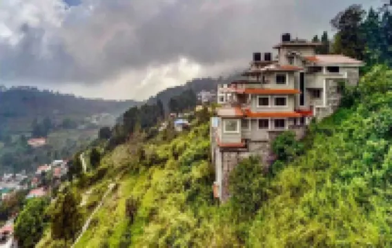 山邊緣