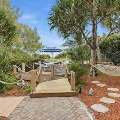 Sand Dune Shores Hotel Exterior