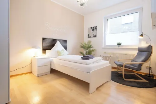 Große Komfortwohnung Mit Terrasse & Balkon, 2 Schlafzimmer, Ruhige Lage