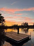 Lakefront Retreat. Saltwater Hot Tube, Dock,Kayaks and Fish Gear Included! - 3-Star