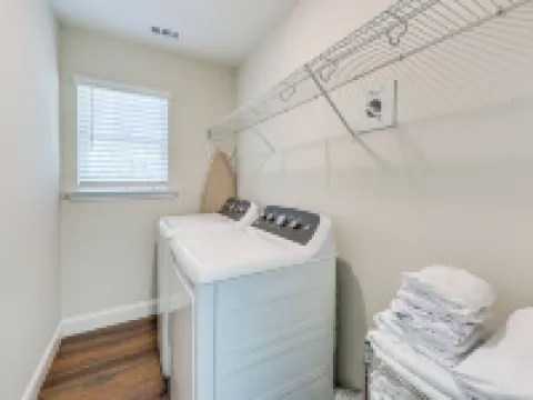 4 Mi to Forsyth Park: Updated Home w/ Large Yard! Hotels in Thunderbolt
