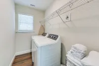 Southern Gem Near Forsyth: Walk to Sights & Bites - Homestays