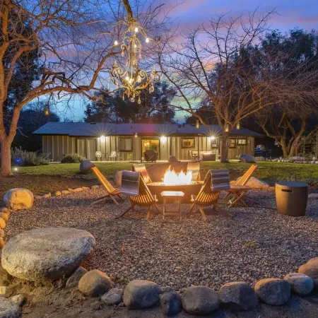 Three Oaks - Perfectly Designed Nature Escape!