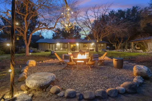 Three Oaks - Perfectly Designed Nature Escape!