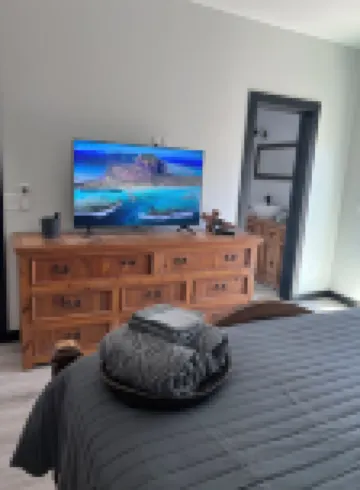 King bed and sunset views pine trees and hiking trails await you! Pinetreepalace