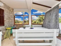 Charming Home With Pool in Barbariga Hotels in Peroj