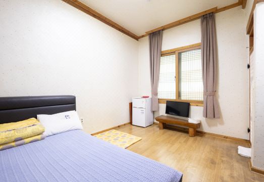 해오름 한옥 마당