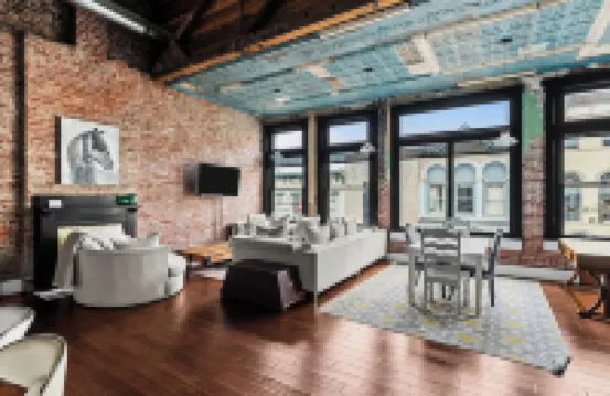 LeCoop Ultra Luxury 2 Bed Loft on Bourbon Trail.Close to All Distilleries