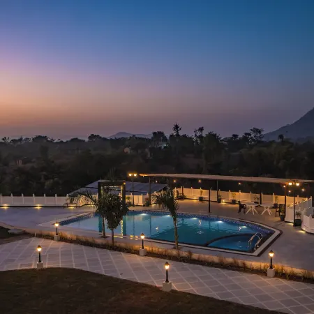 THE MARUWAS - A Luxury Retreat