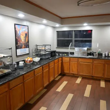 Ramada by Wyndham Tulsa Broken Arrow