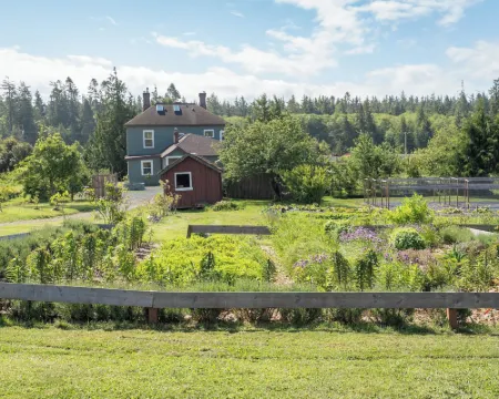 Woodside Farm Country Inn Hotels in Sooke
