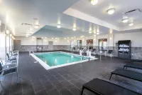 Hampton Inn & Suites Roanoke Airport - Swimmingpools