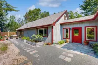Secluded 2 BR Cottage w/ Private W/d, Wifi & Patio - Wifi