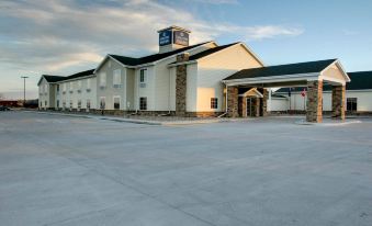 Cobblestone Hotel & Suites - Broken Bow