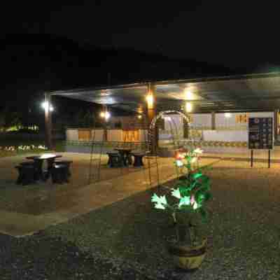 Capital O 91243 Bee Good Chalet Hotel Exterior