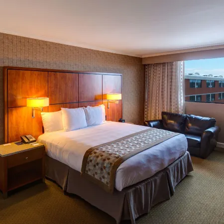 DoubleTree by Hilton Akron Fairlawn