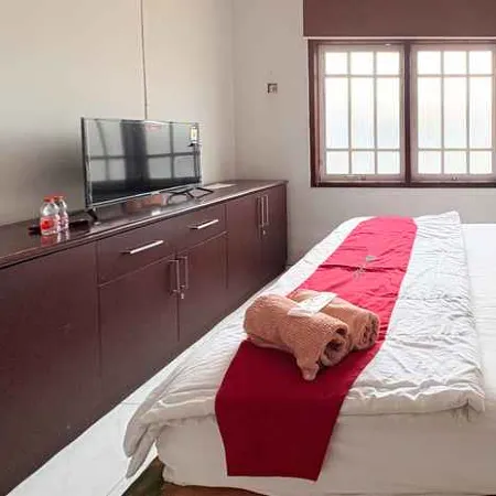 RedDoorz Near Jawa Timur Park 1