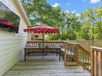 Walk to Downtown Northport/ Porch + Fire Pit Hotels in Northport
