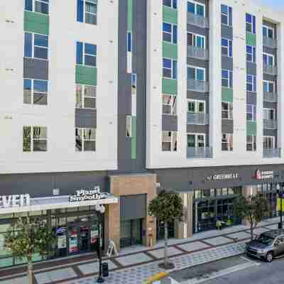 Virelli Apartments Upscale King Suite in the Heart of Orlando w Pool Hotel Exterior