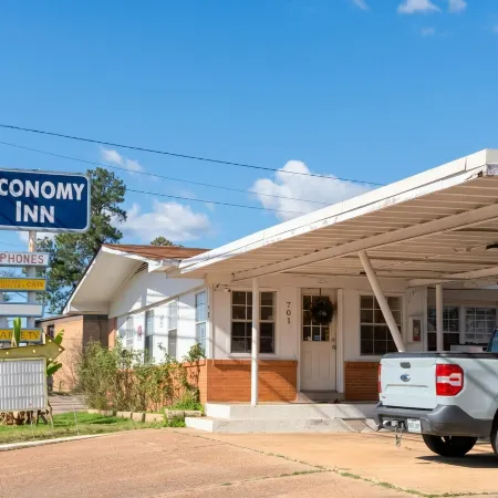 Economy Inn by Hotel O Gladewater, TX Отели в г. Глейдуотер