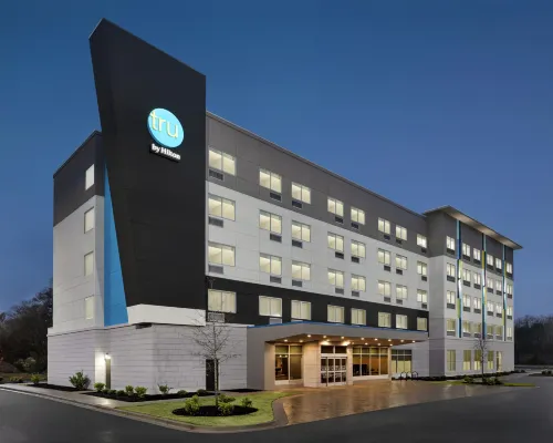 Tru by Hilton Greenville Woodruff Road Hotels near Brewery 85