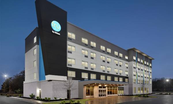 Tru by Hilton Greenville Woodruff Road