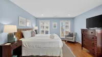 Lighthouse by Avantstay Beachfront View Home w/ Pool Table & Ping Pong