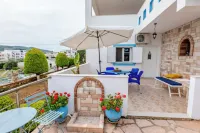 Gregory's Apartments - غرفة مطلة على الجبل