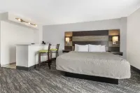 Best Western Plus Wausau Tower Inn - parking