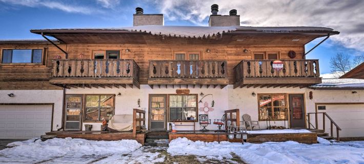 Downtown Red River Retreat w/ Mtn Views + Yard Hotels in Red River