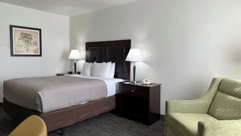 Quality Inn & Suites Everett in Everett
