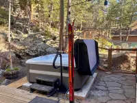 Modern Mountain Cabin with Treehouse & New Hot Tub under the Stars Near Rmnp