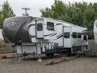Far West RV Park and Cabins 포크스 호텔