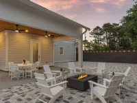 Woodland Shores by Avantstay Sleeps 22 Massive Pool + Spa Golf Cart + Game Room + BBQ Near Seaside Hotels in Walton County