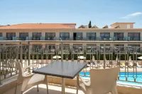 Karras Grande Resort - piscina