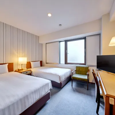 Smile Hotel Nihombashi Mitsukoshimae Các khách sạn gần Quảng trường Gordon Square