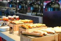 Radisson Red Cebu Mandaue - فطور