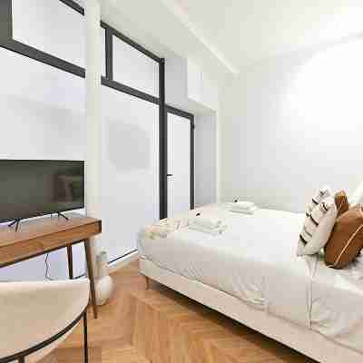 New flat with AC Porte Maillot/Arc de Triomphe Rooms