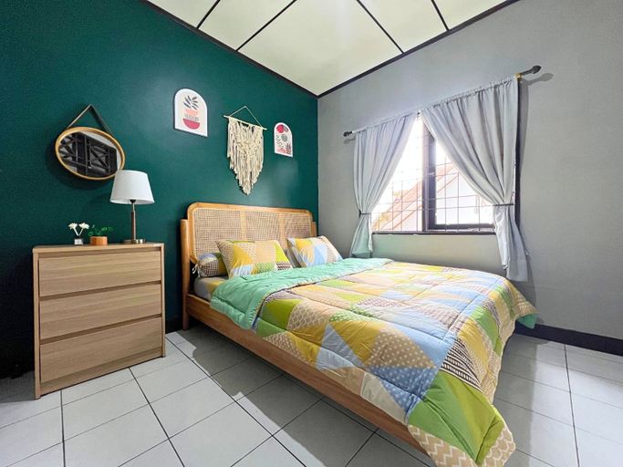 Villa Doi Puncak 2BR With Private Pool & Karoeke Hotels in Cipanas
