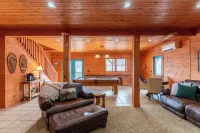 Rosey Outlook Hot Tub, Great Views, Pool Table, Between Boone & Blowing Rock - Chalets