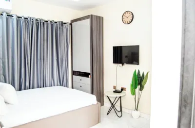 Furnished Studio Apartment in a Secure and Serene Part of Ibadan Hotels in 