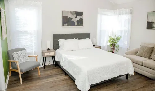 Jacuzzi,crib,walk to Chineese,kebab Rest,food Lion - Homestays