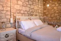 Eleni's Coastal Retreat with Ocean View Gemstone - 2-Star